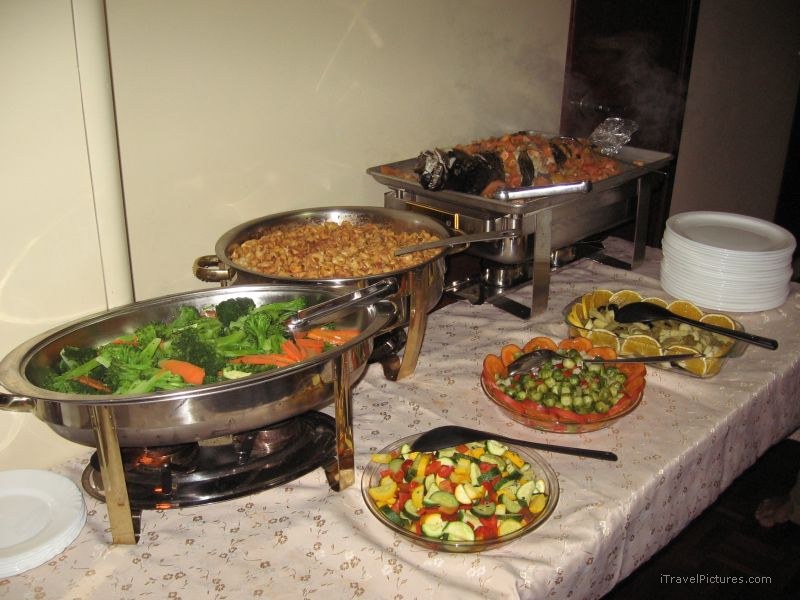 boat dinner buffet